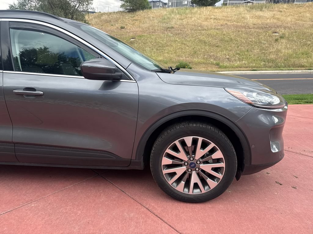 Certified 2021 Ford Escape Titanium AWD/4WD image 34