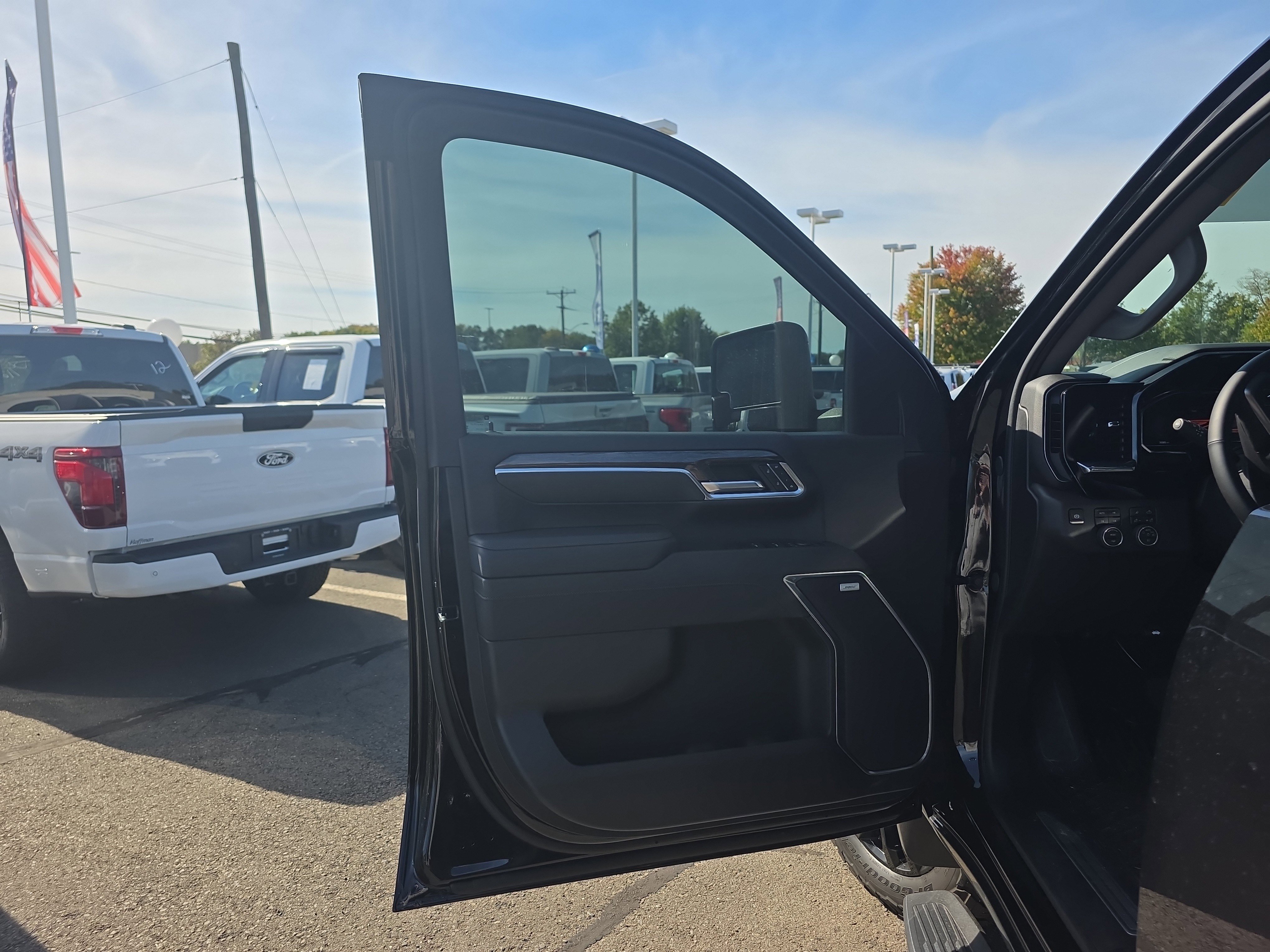 Used 2025 Chevrolet Silverado 3500 LTZ w/ LTZ Plus Package image 25