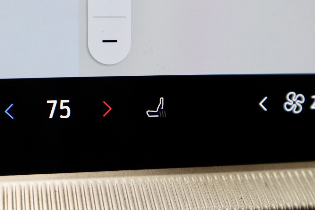 Certified 2025 Ford Explorer Active image 12