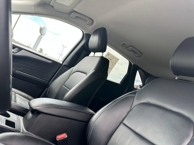Certified 2025 Ford Escape Platinum AWD/4WD image 10
