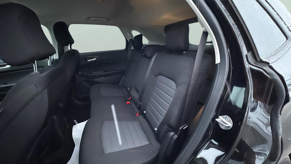 Certified 2024 Ford Edge SE w/ Black Appearance Package image 26
