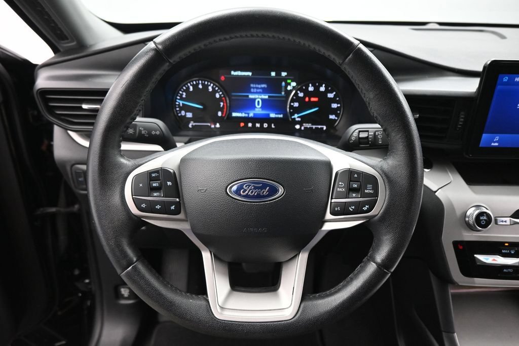 Certified 2024 Ford Explorer XLT RWD image 11