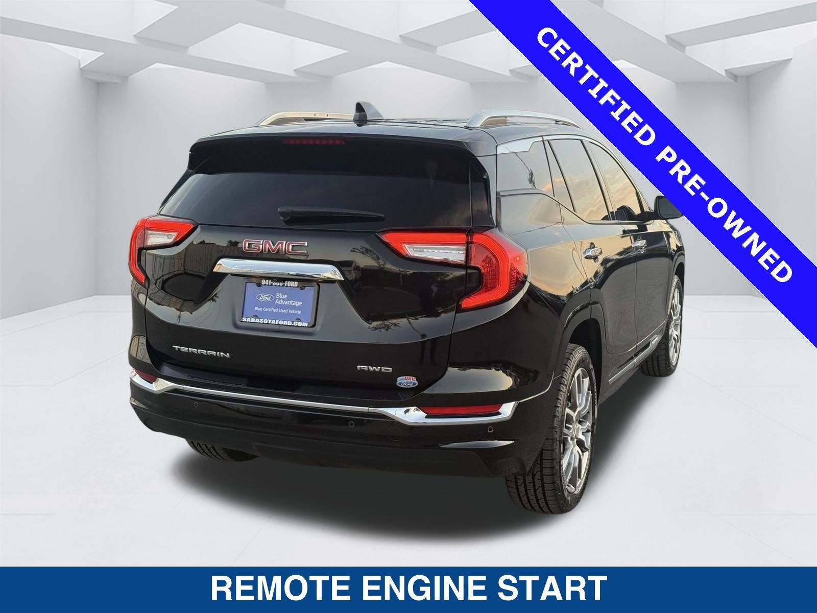 Used 2023 GMC Terrain Denali image 4