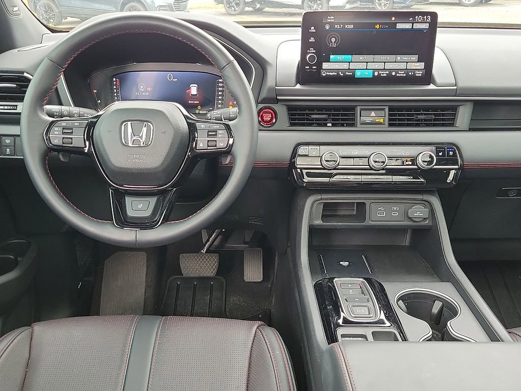 Used 2025 Honda Pilot Black Edition image 9