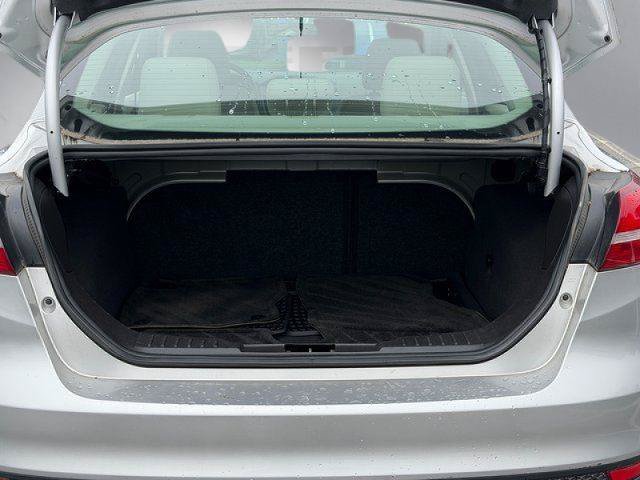 Certified 2018 Ford Focus SE FWD image 28