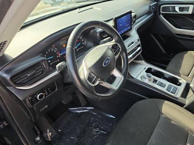 Certified 2023 Ford Explorer XLT RWD image 16