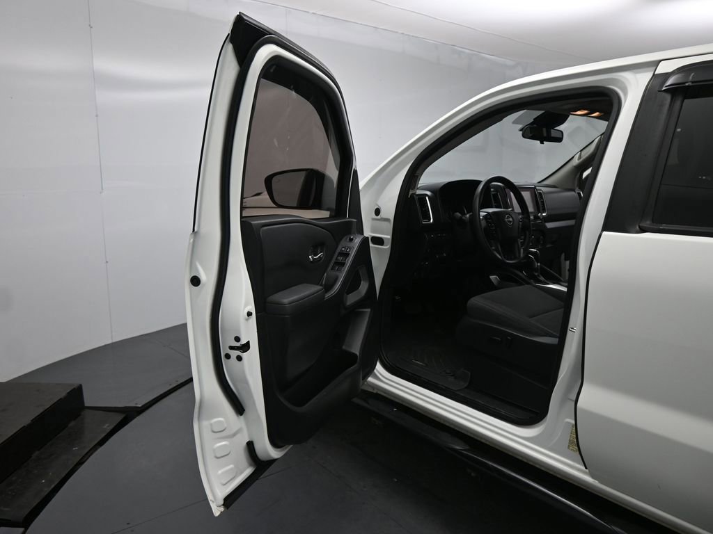 Used 2022 Nissan Frontier SV w/ Technology Package image 36