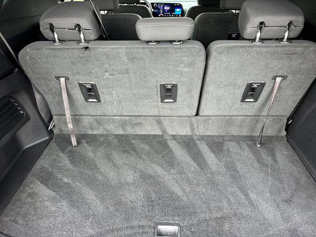 Used 2025 Chevrolet Traverse LT image 15