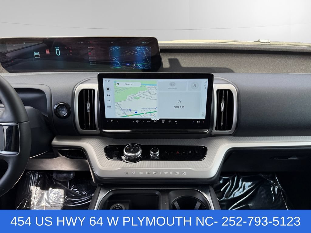 Certified 2025 Ford Expedition Active AWD/4WD image 11