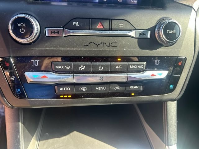 Certified 2020 Ford Explorer Platinum w/ Premium Technology Package AWD/4WD image 23