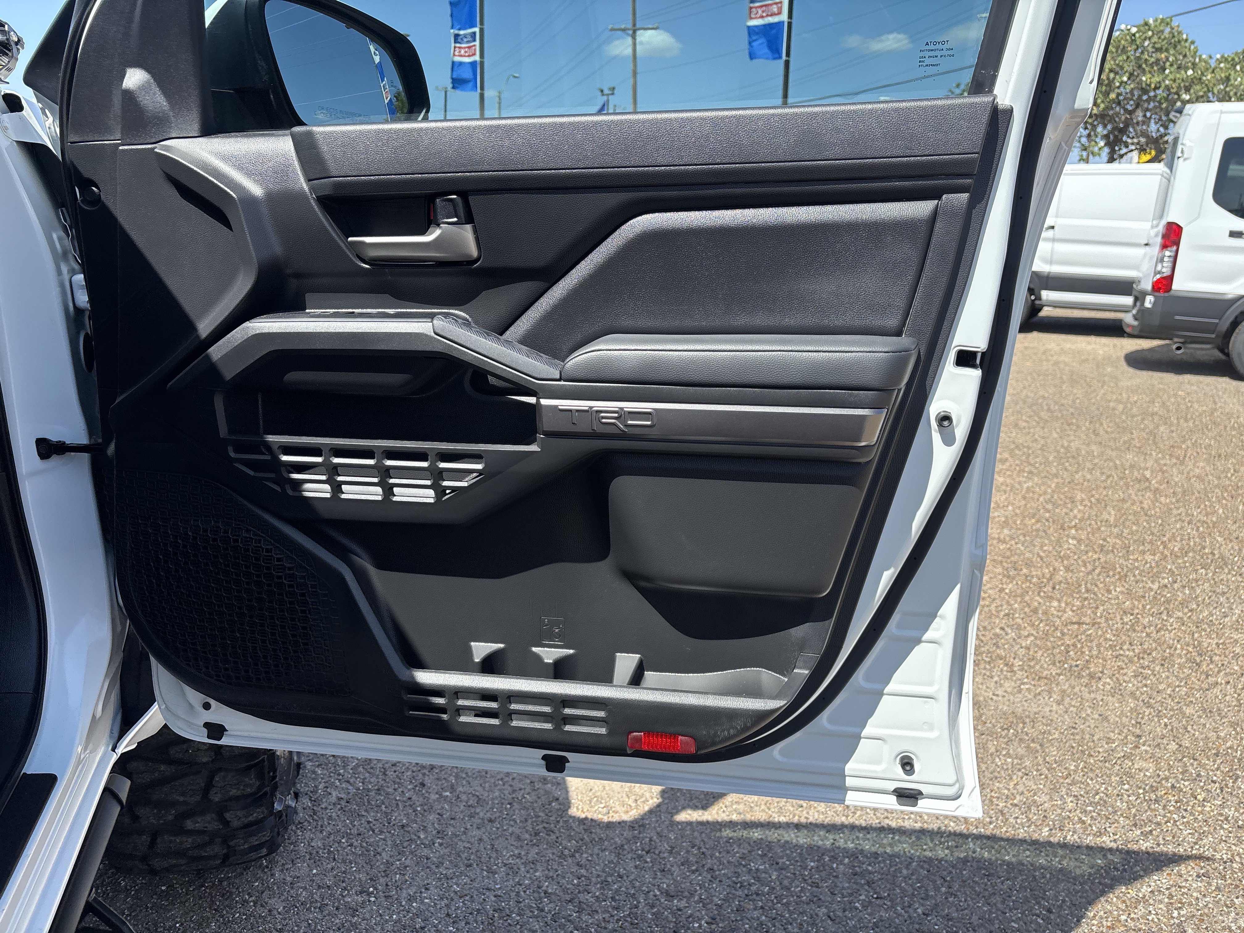 Used 2025 Toyota Tacoma TRD Sport AWD/4WD image 23