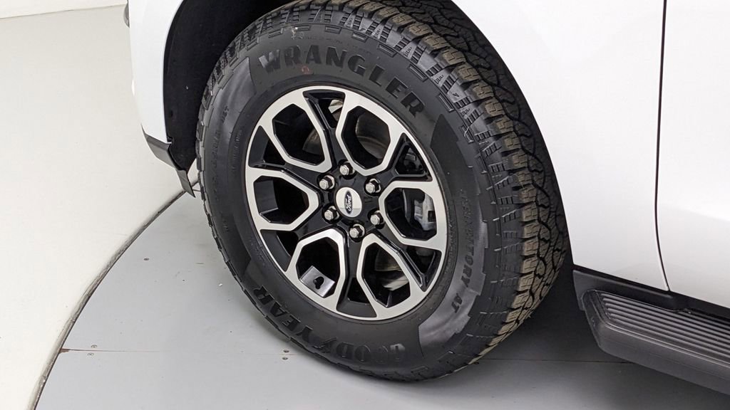 Certified 2024 Ford Expedition XLT image 4