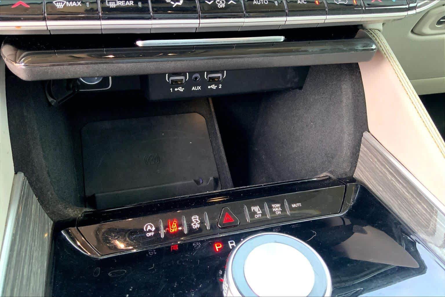 Used 2022 Jeep Wagoneer Series III w/ Premium Group I RWD image 35