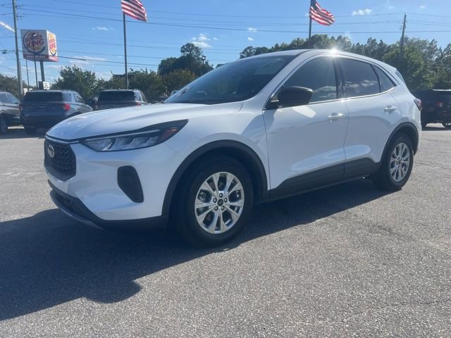 Certified 2023 Ford Escape Active w/ Tech Pack #1 FWD image 3