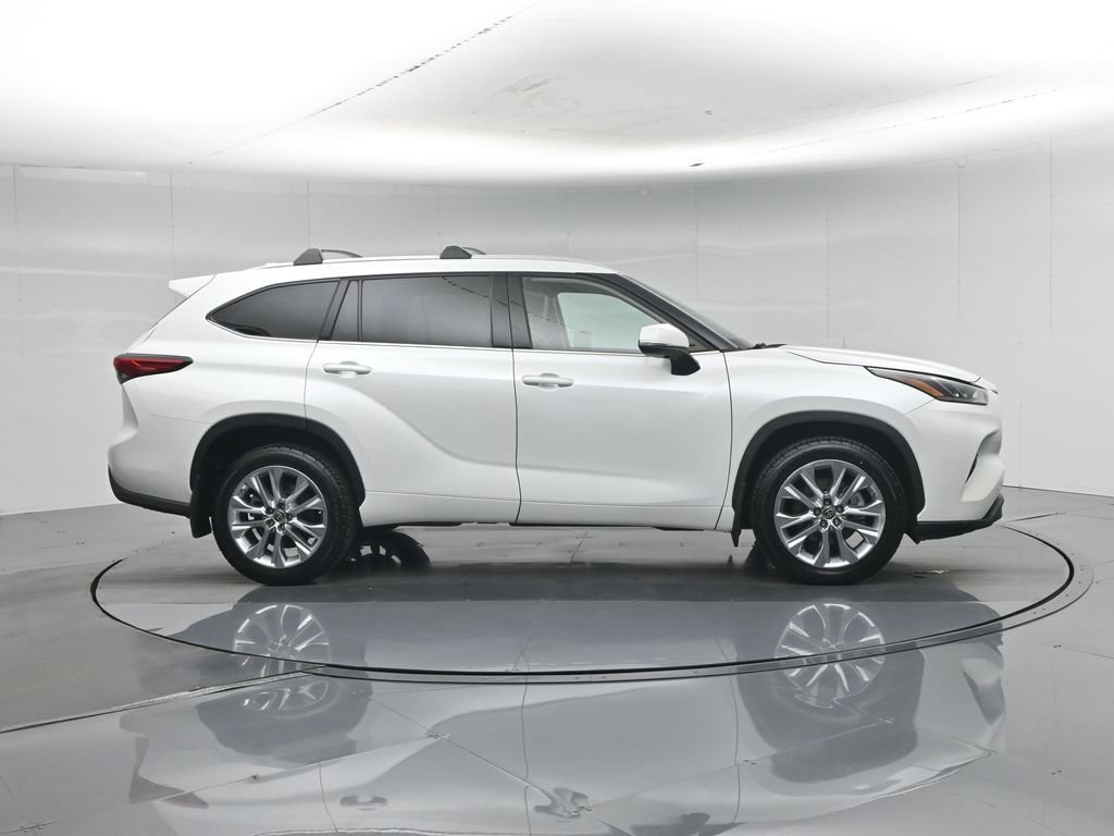 Used 2022 Toyota Highlander Limited FWD image 33