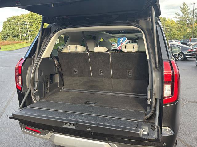 Certified 2025 Ford Expedition Platinum w/ Driver's Package AWD/4WD image 32