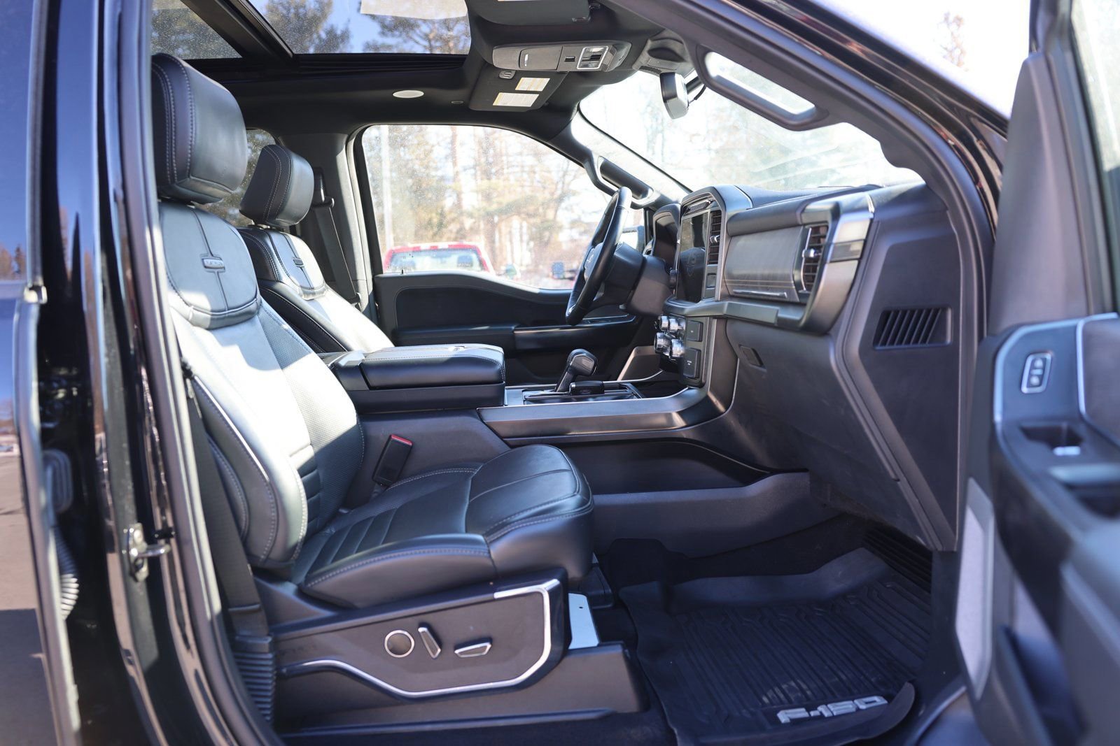 Certified 2023 Ford F150 Platinum w/ Equipment Group 701A High image 9