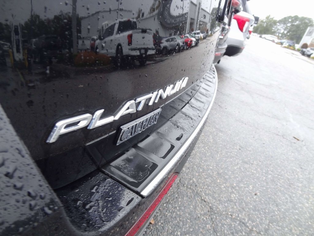 Certified 2022 Ford Explorer Platinum w/ Equipment Group 601A image 4