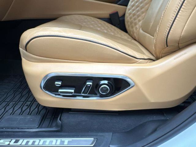Used 2025 Jeep Grand Cherokee L Summit AWD/4WD image 15