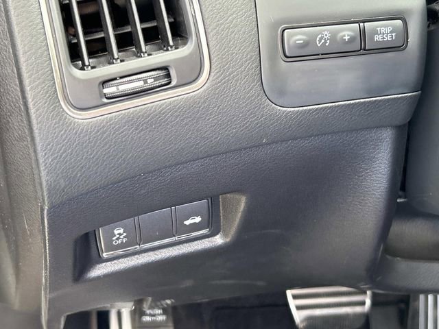 Used 2022 INFINITI Q60 Red Sport 400 w/ Carbon Fiber Package image 31