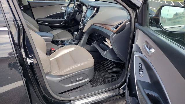 Used 2017 Hyundai Santa Fe Limited AWD/4WD image 19