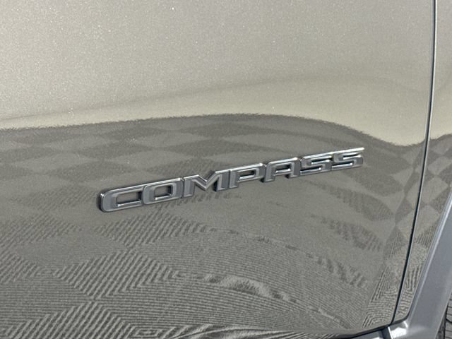 Used 2018 Jeep Compass Latitude w/ Popular Equipment Group AWD/4WD image 17