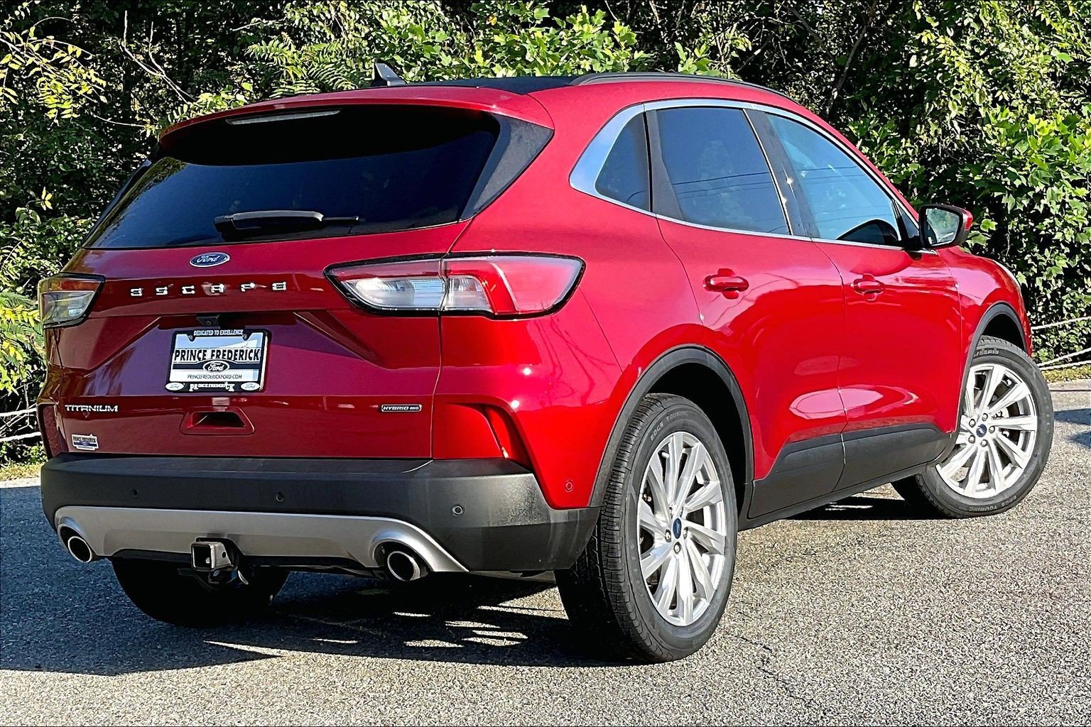 Certified 2022 Ford Escape Titanium w/ Titanium Elite Package AWD/4WD image 12