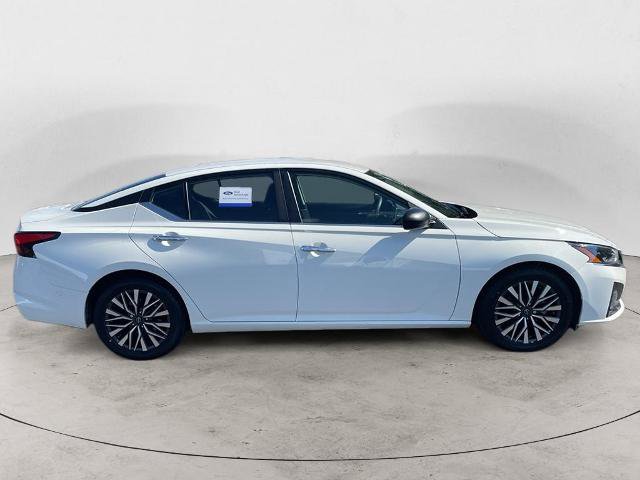 Used 2025 Nissan Altima 2.5 SV FWD image 4
