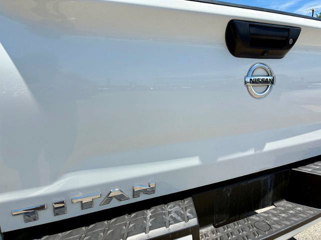 Used 2022 Nissan Titan SV RWD image 5
