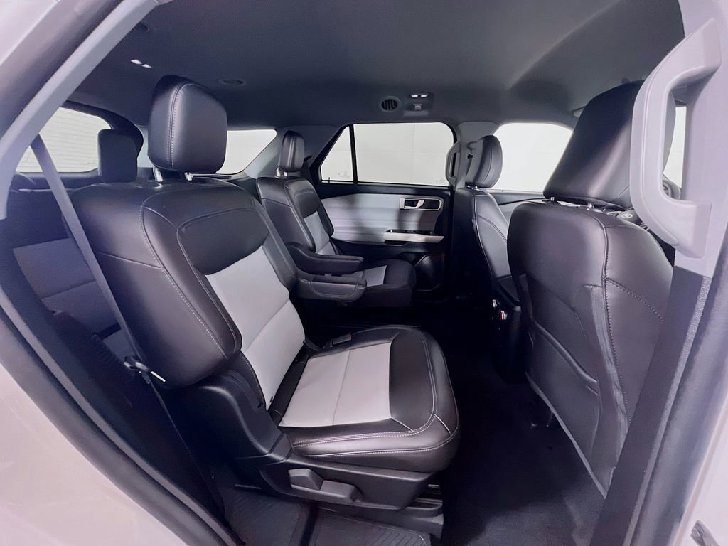 Certified 2023 Ford Explorer XLT w/ Equipment Group 202A AWD/4WD image 32