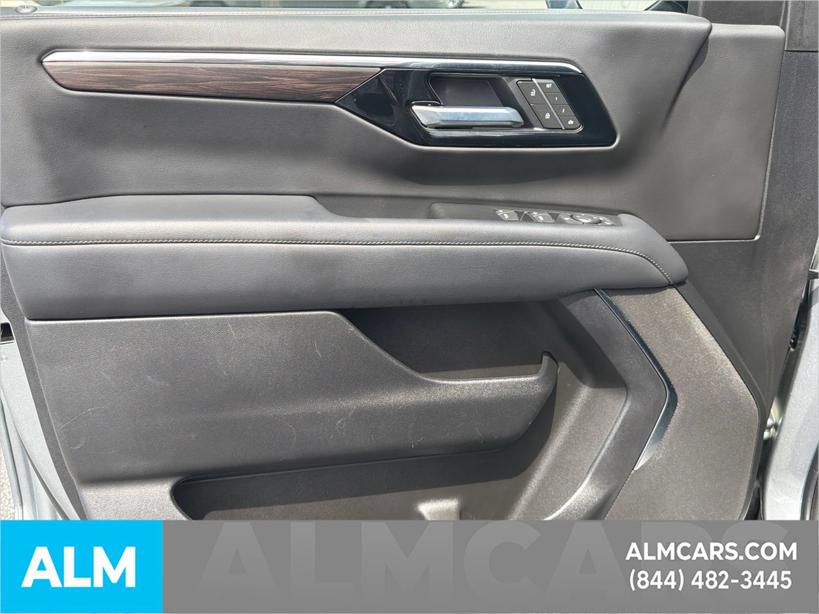 Used 2025 Chevrolet Tahoe LT AWD/4WD image 11