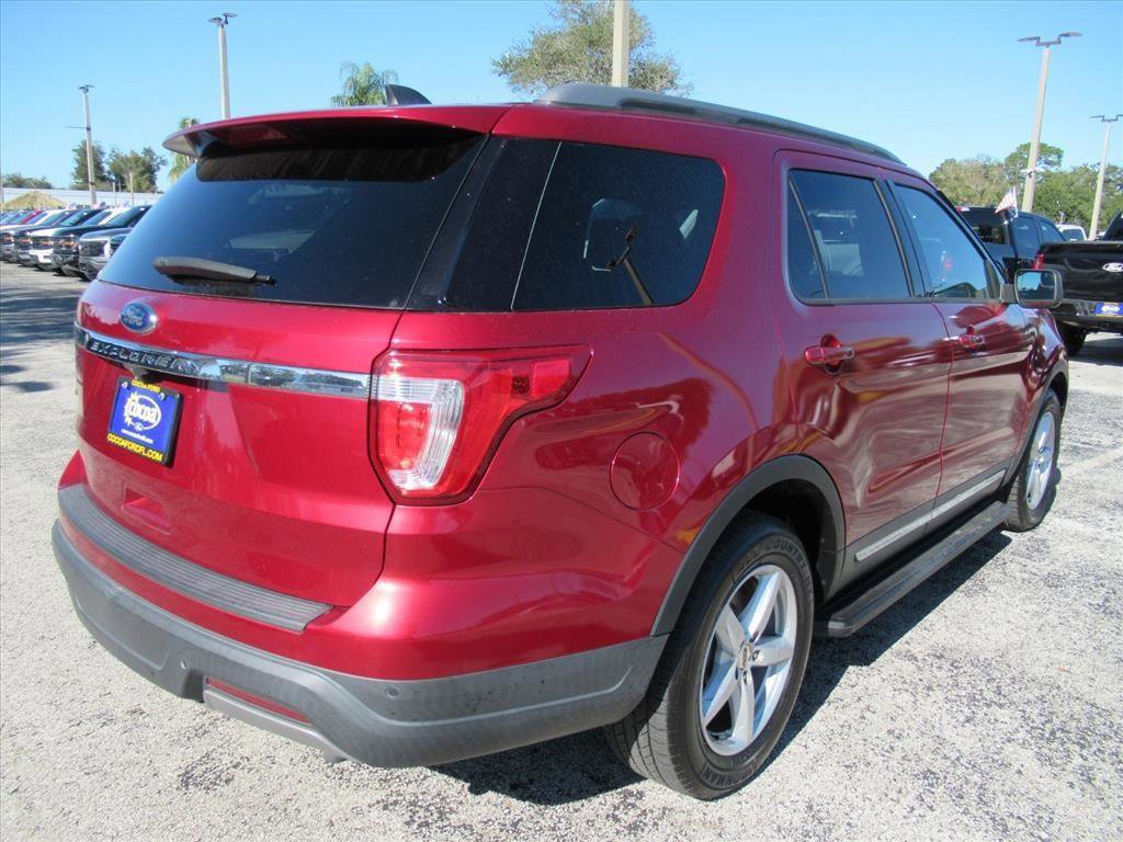 Certified 2019 Ford Explorer XLT image 4