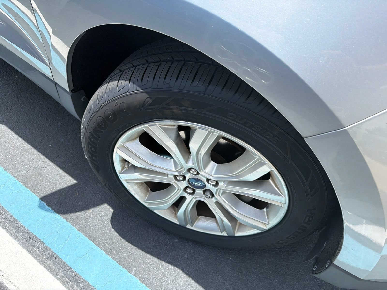 Certified 2020 Ford Edge Titanium FWD image 2