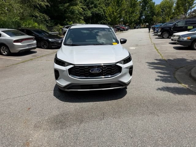 Certified 2025 Ford Escape ST-Line w/ Tech Pack #1 AWD/4WD image 8