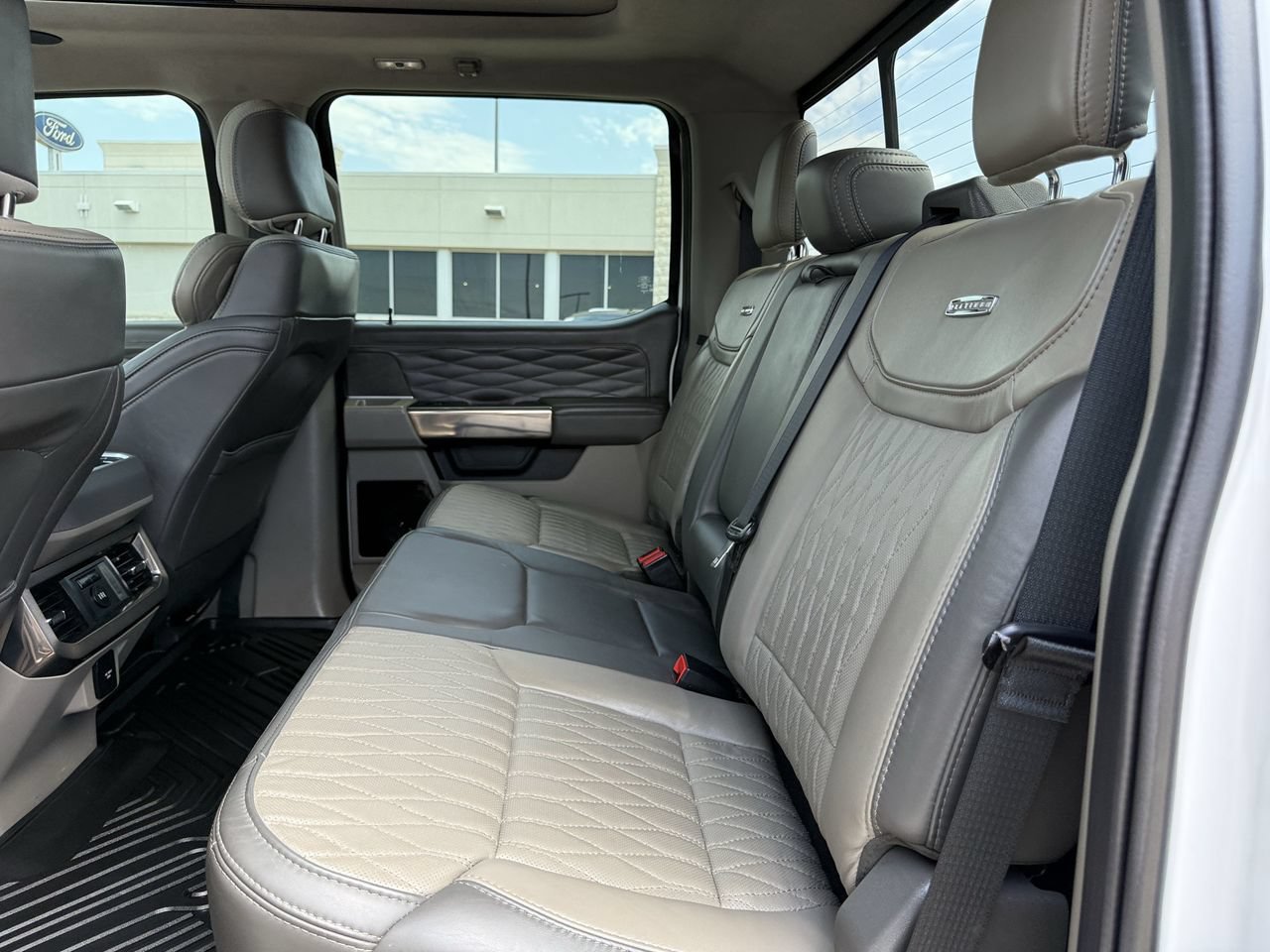 Certified 2025 Ford F350 Platinum w/ Platinum Plus Package AWD/4WD image 27