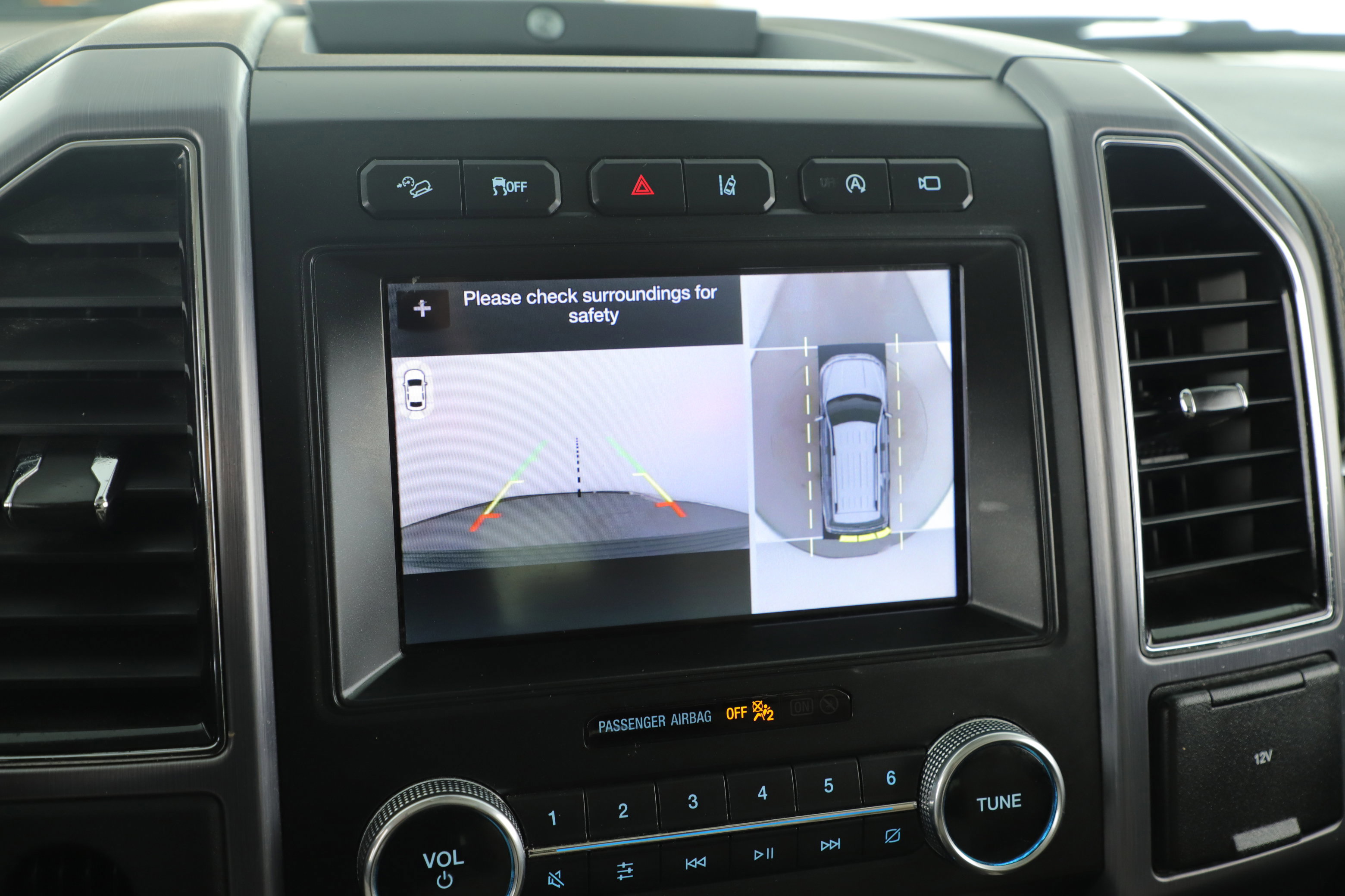 Certified 2019 Ford Expedition Platinum image 19