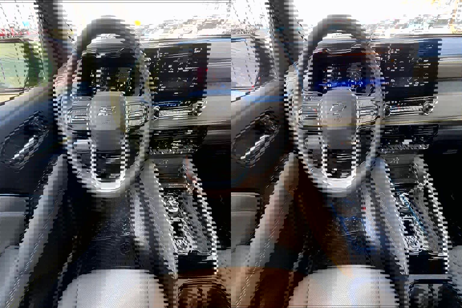 Used 2025 Chevrolet Colorado ZR2 w/ Technology Package image 7