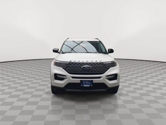 Certified 2023 Ford Explorer XLT w/ Equipment Group 202A AWD/4WD image 34