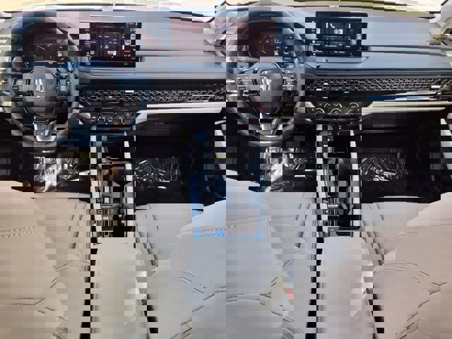 Used 2025 Honda Accord Touring image 13