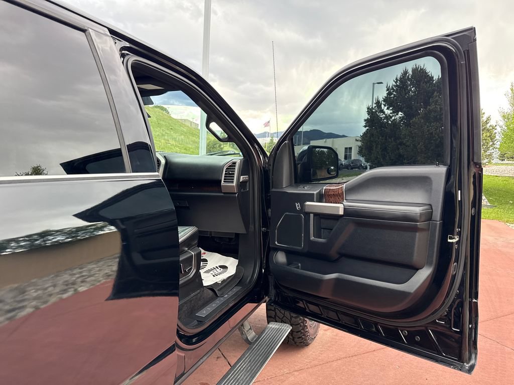 Certified 2017 Ford F150 Platinum w/ Equipment Group 701A Luxury AWD/4WD image 30