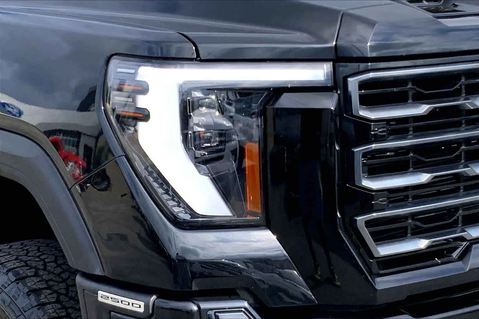 Used 2024 GMC Sierra 2500 AT4 w/ AT4 Premium Plus Package AWD/4WD image 25