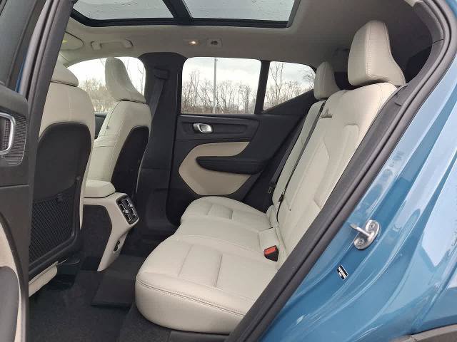 Used 2025 Volvo XC40 B5 Ultra w/ Climate Package AWD/4WD image 26