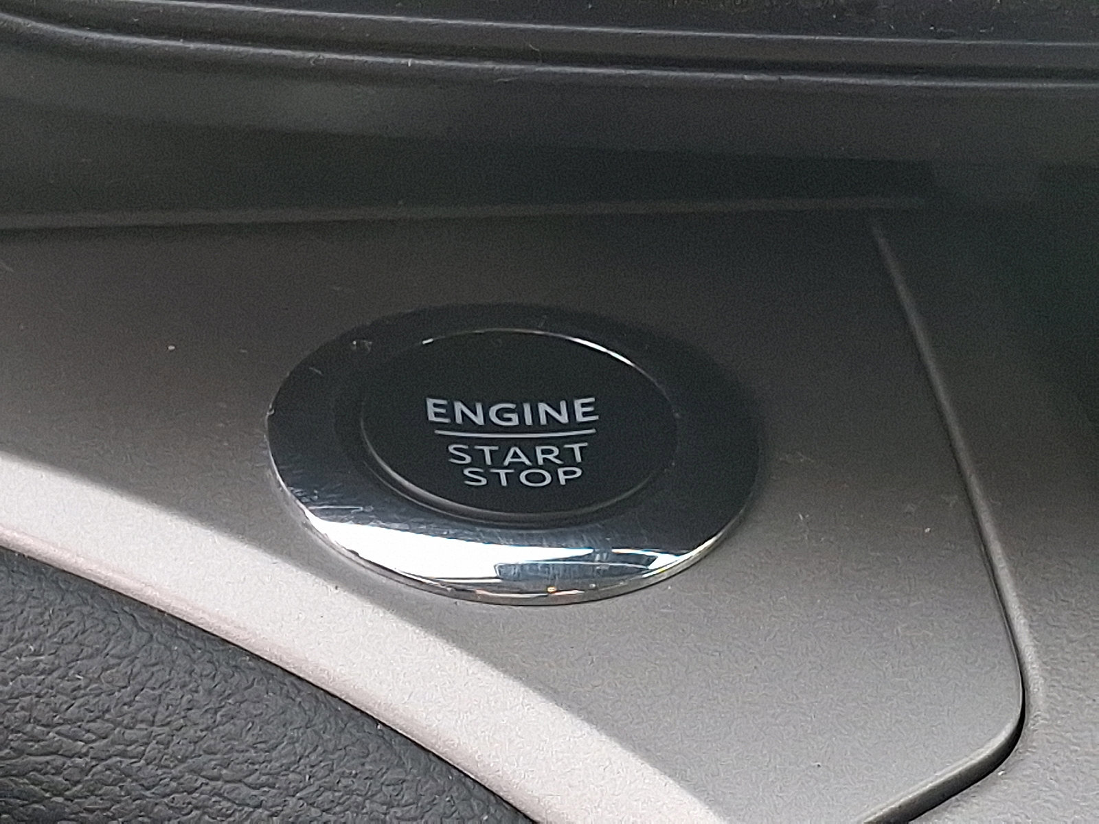 Certified 2022 Ford Explorer XLT w/ Class IV Trailer Tow Package image 22