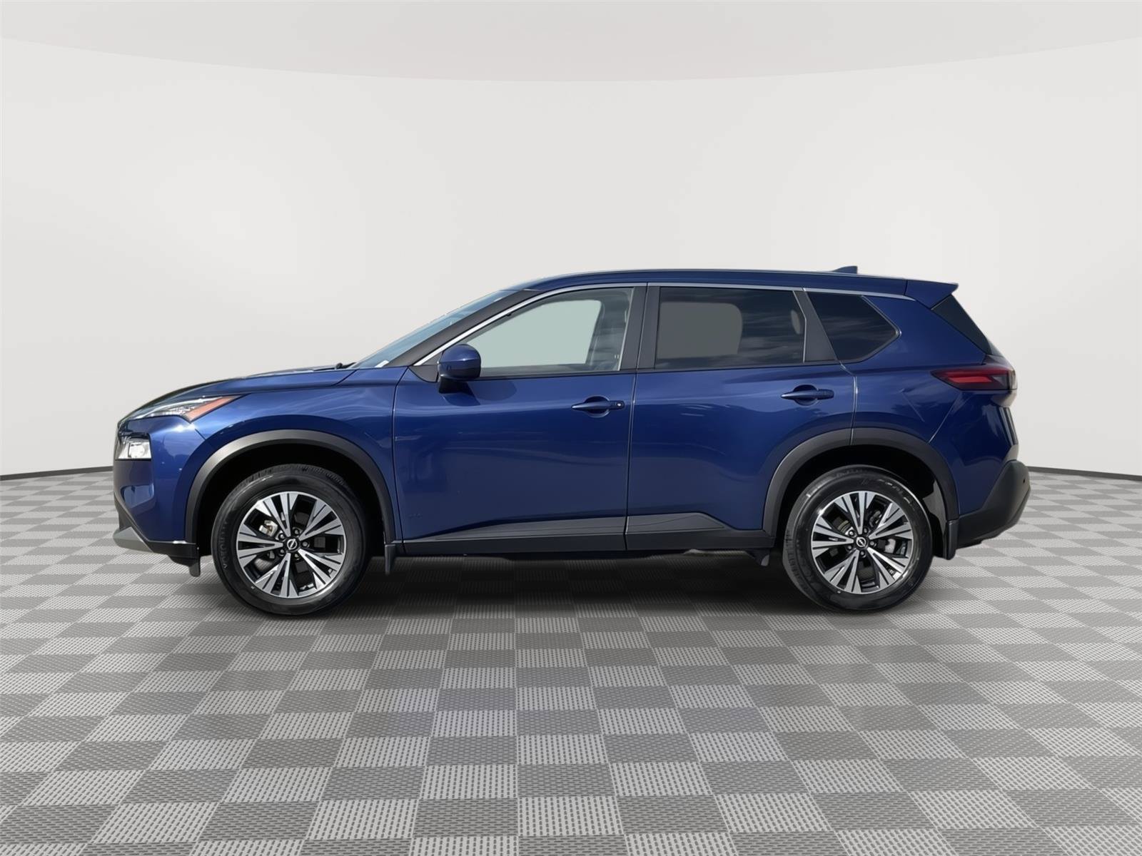 Used 2023 Nissan Rogue SV AWD/4WD image 2