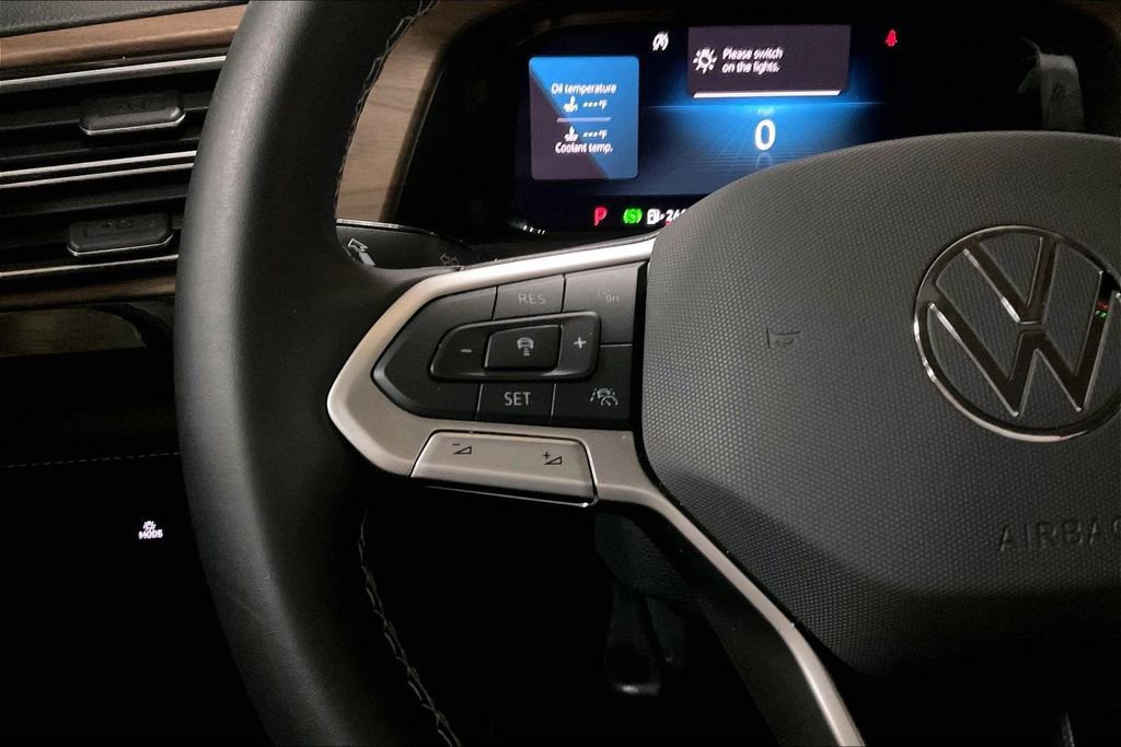 Used 2025 Volkswagen Atlas SE image 17