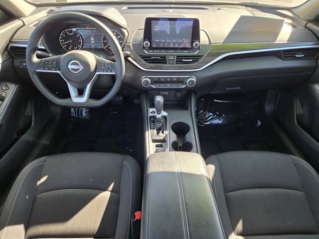 Used 2025 Nissan Altima 2.5 SV AWD/4WD image 11