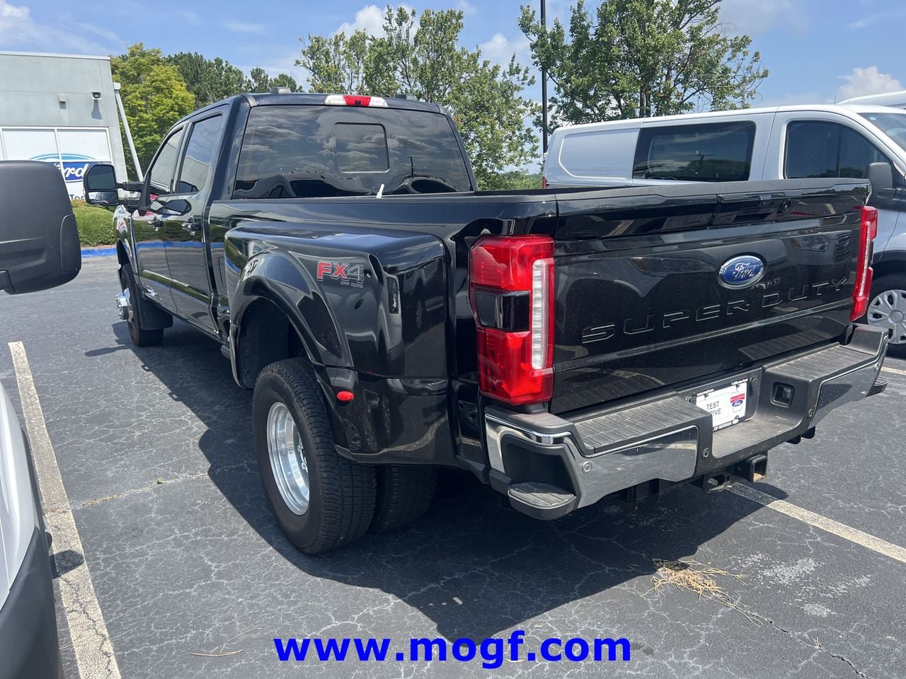 Certified 2025 Ford F350 Lariat w/ Lariat Ultimate Package AWD/4WD video 2