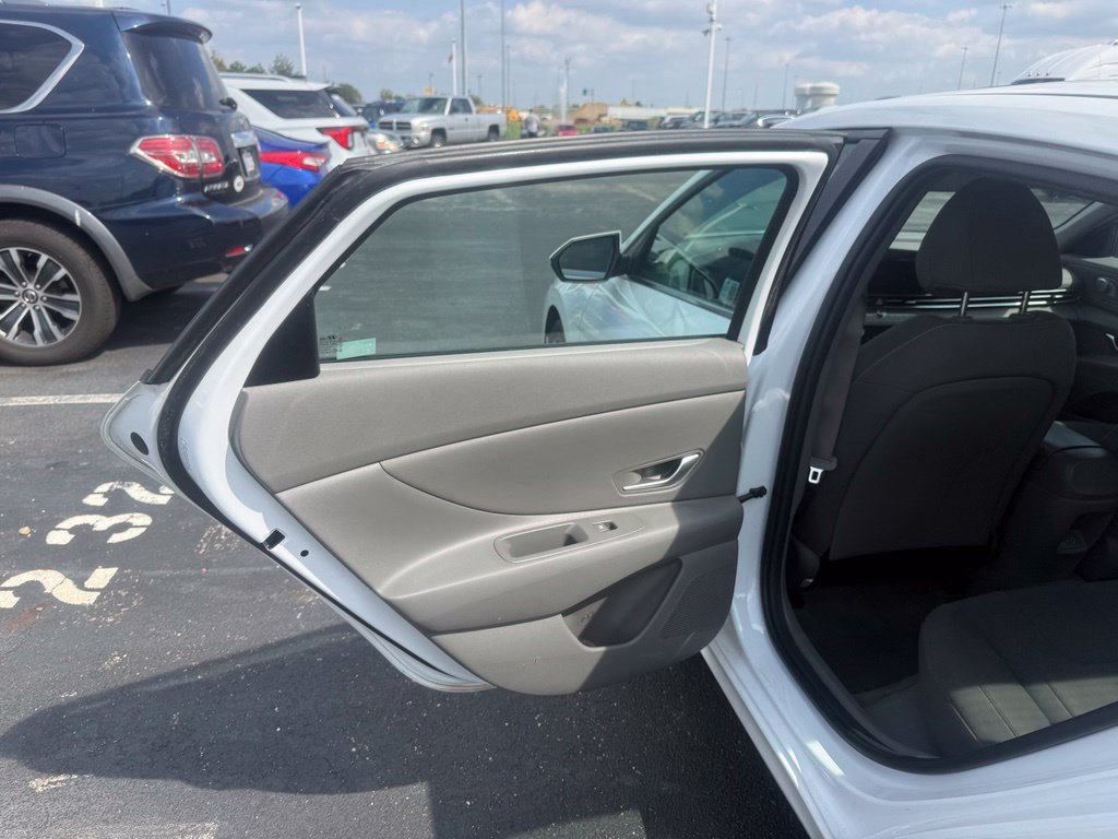 Used 2024 Hyundai Elantra SEL w/ Convenience Package FWD image 36