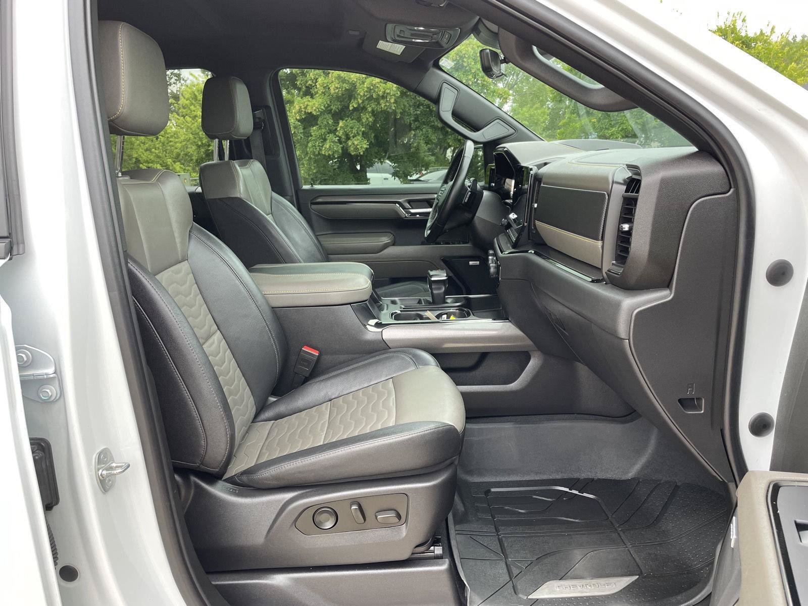 Used 2023 Chevrolet Silverado 1500 ZR2 w/ Technology Package AWD/4WD image 19