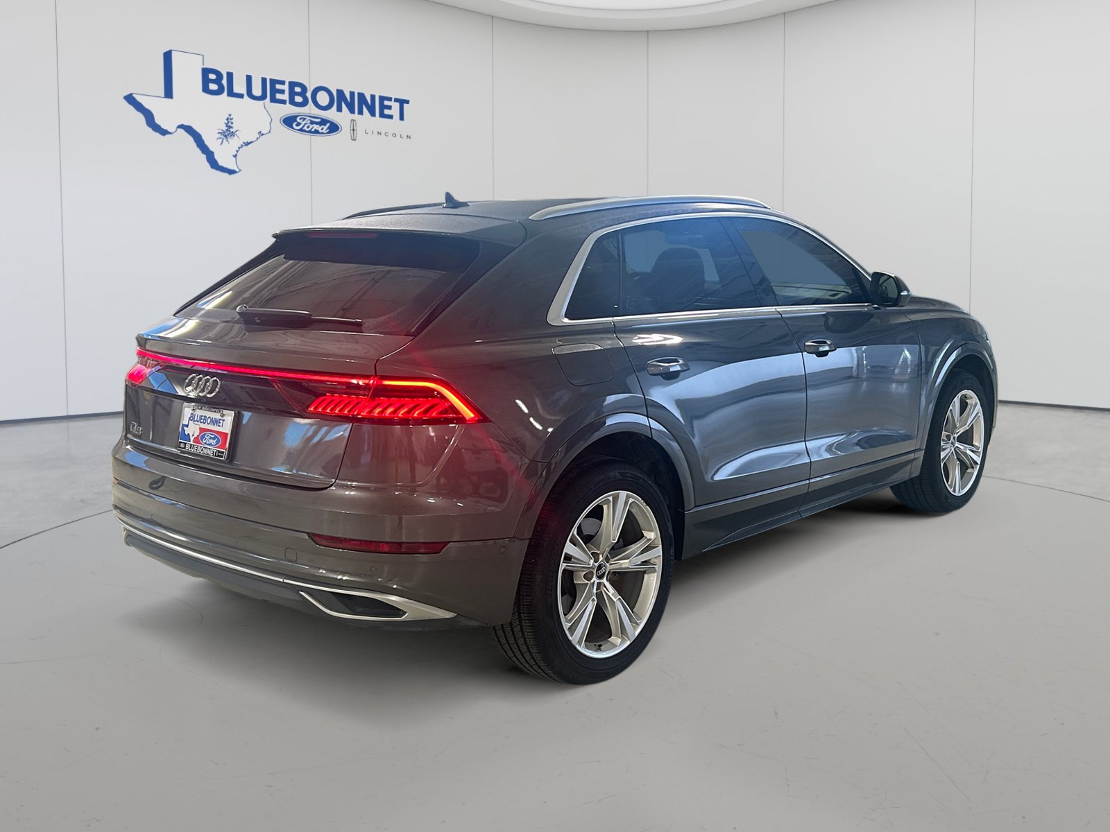 Used 2022 Audi Q8 Premium Plus AWD/4WD image 5